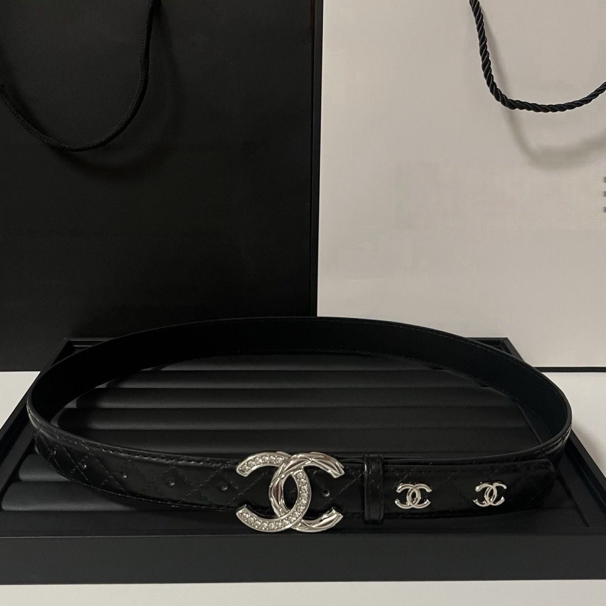 Double Arc Crystal Buckle Belt | Black Quilted Leather
