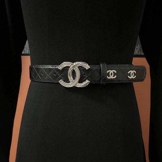 Double Arc Crystal Buckle Belt | Black Quilted Leather