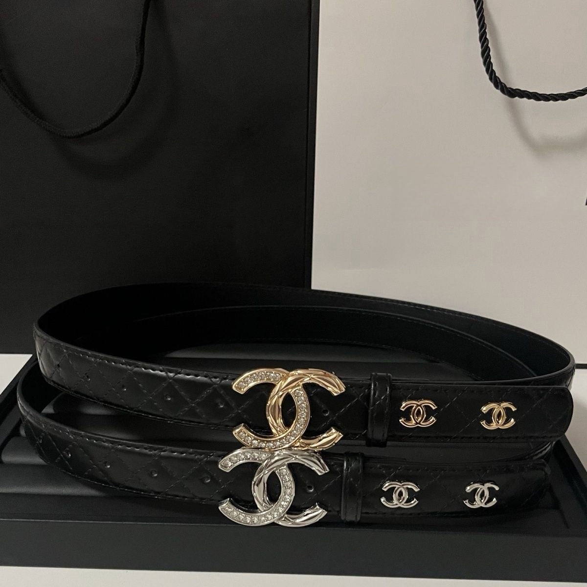 Double Arc Crystal Buckle Belt | Black Quilted Leather