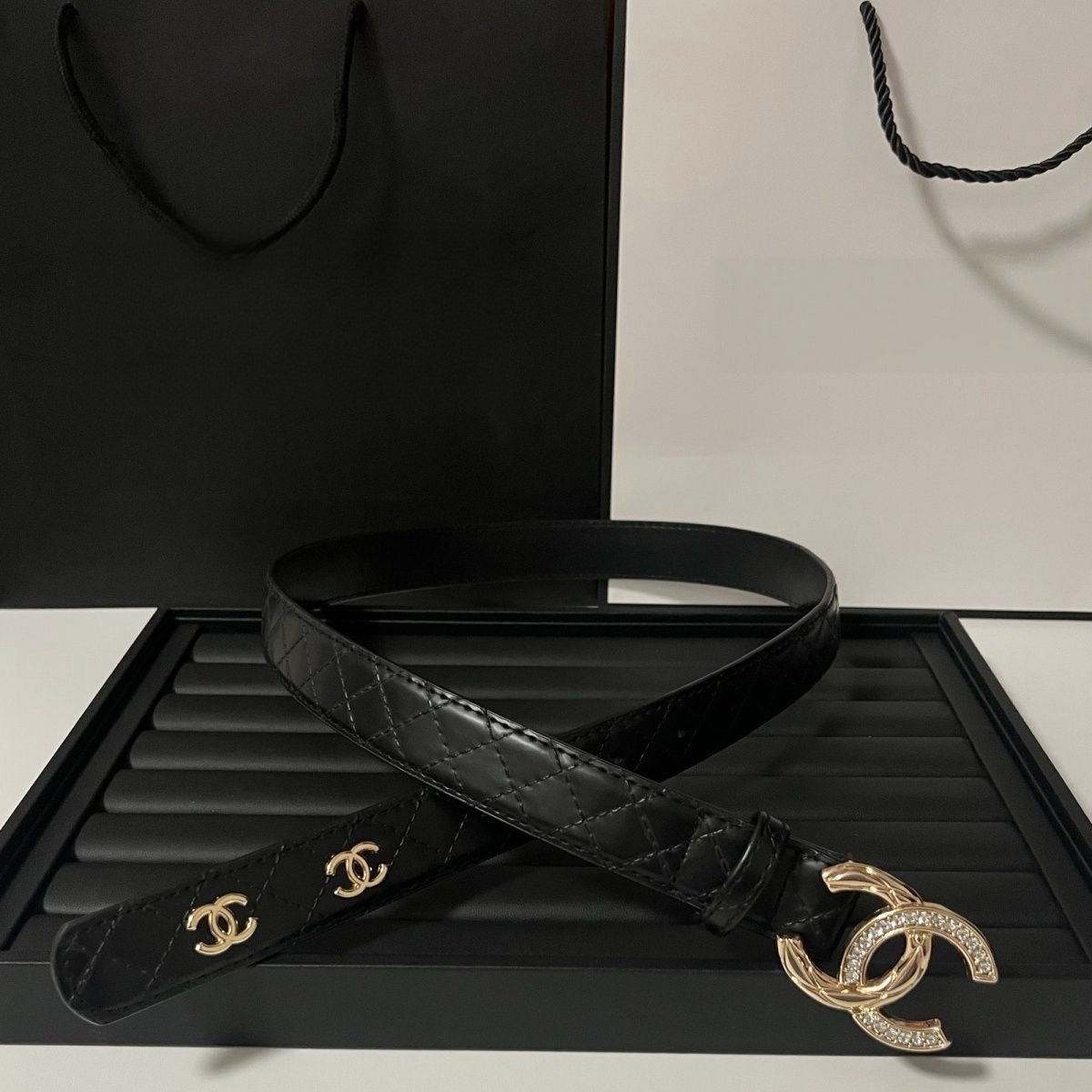 Double Arc Crystal Buckle Belt | Black Quilted Leather