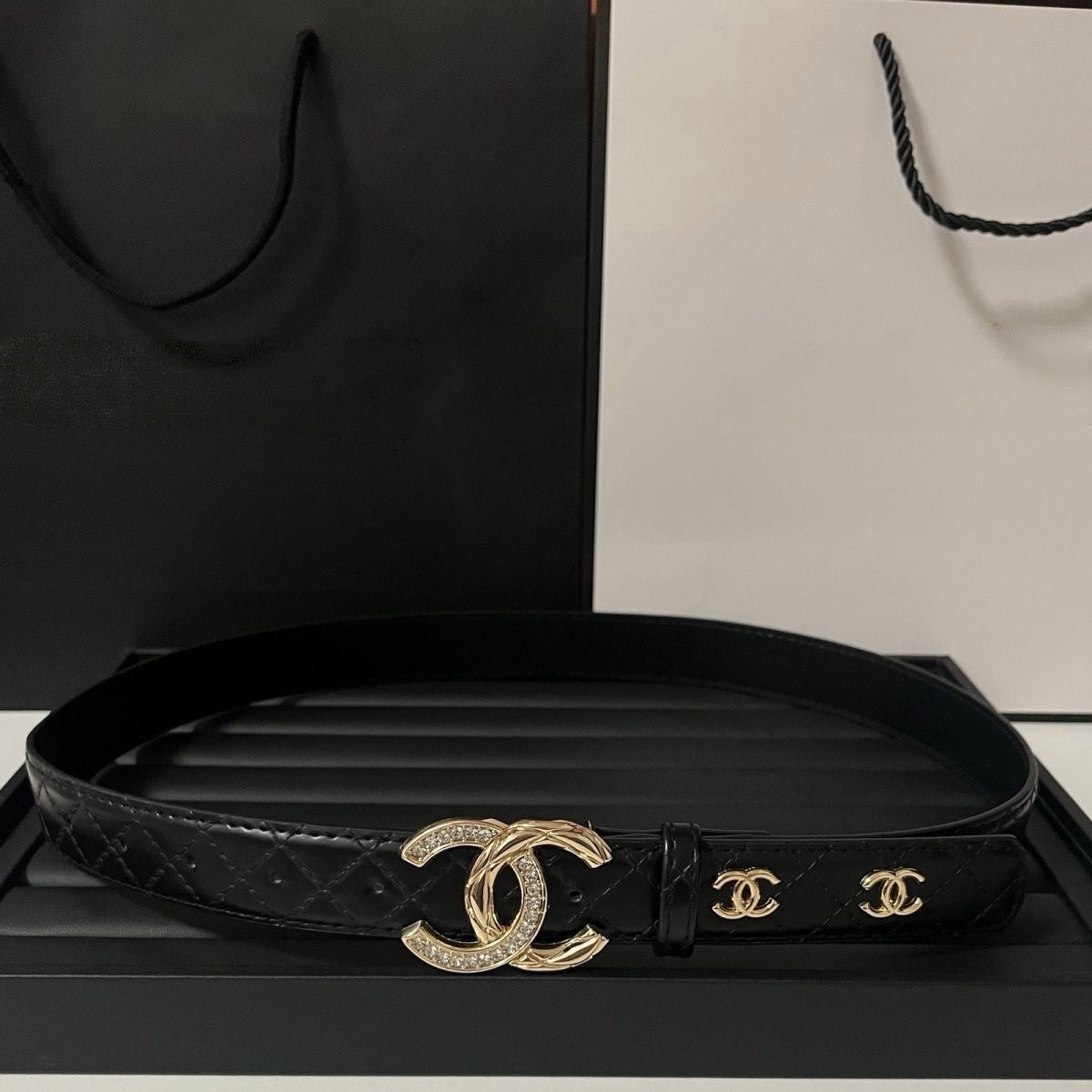Double Arc Crystal Buckle Belt | Black Quilted Leather