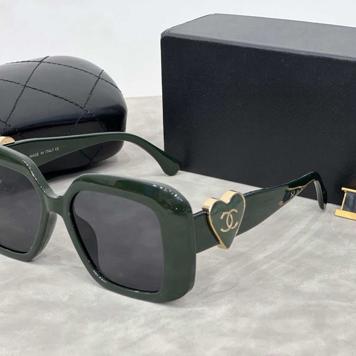 Women Vintage Fashion Narrow Square Frame UV Protection Sunglasses