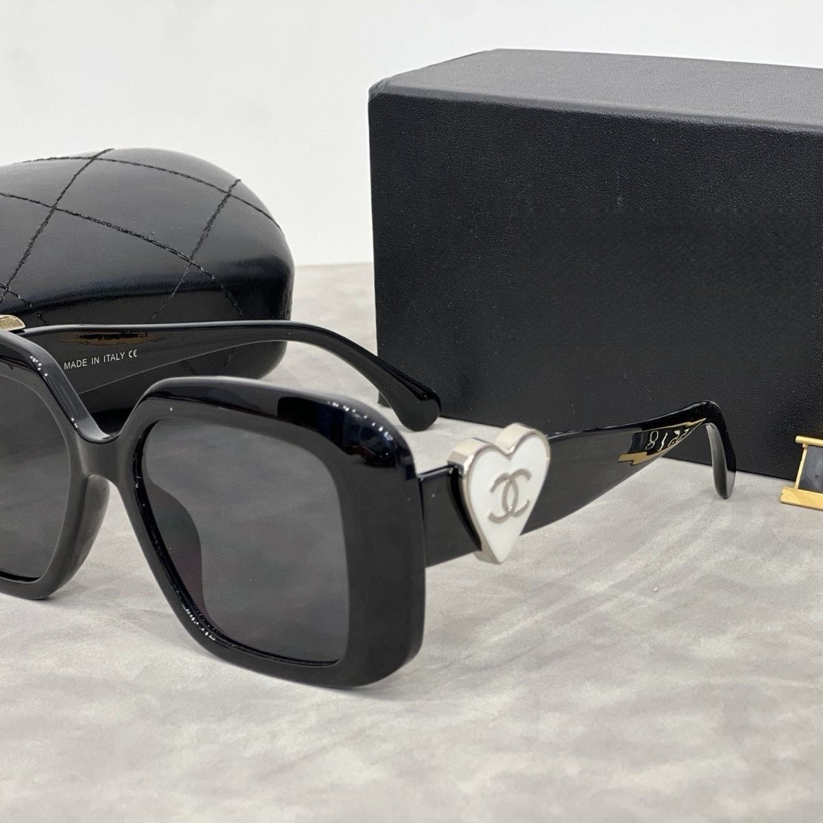 Women Vintage Fashion Narrow Square Frame UV Protection Sunglasses