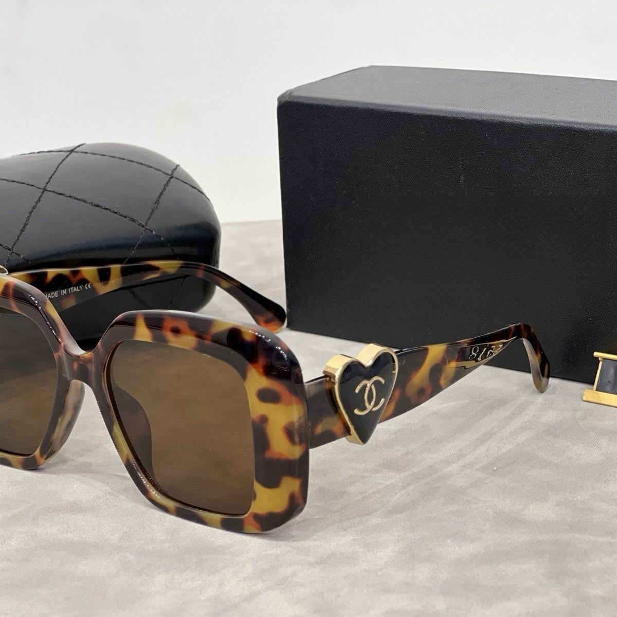 Women Vintage Fashion Narrow Square Frame UV Protection Sunglasses