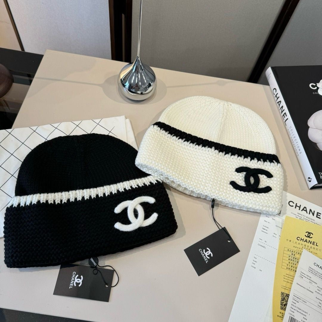 Women's Fashion Lined Beanie Knitted Hat Snow Cap